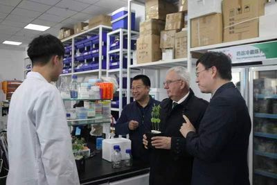 俄羅斯科學院通訊院士捷金訪問東北農業大學